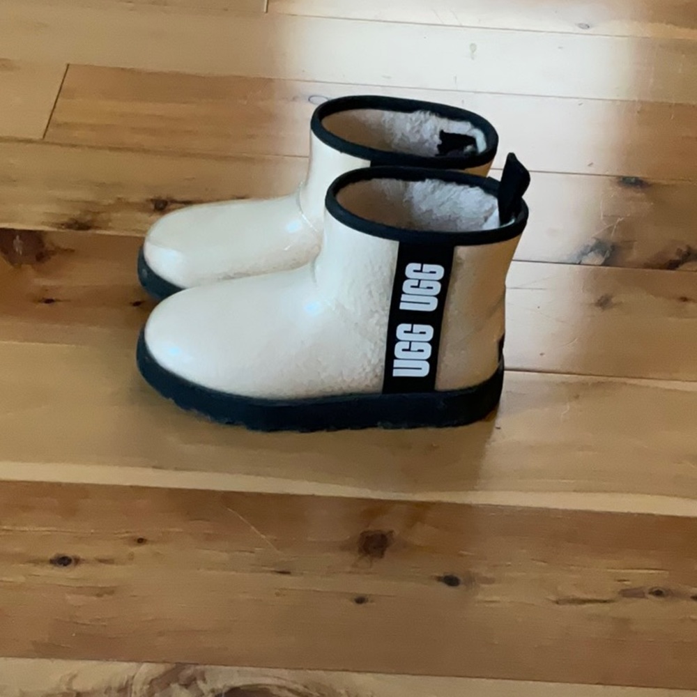 UGG Classic clear mini weather boots